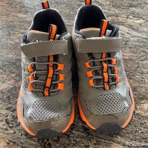 Like new boys 11.5 Merrell hiking shoes.